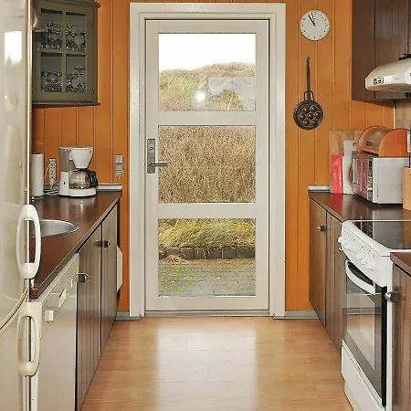 Three-bedroom Holiday In Henne 9 *